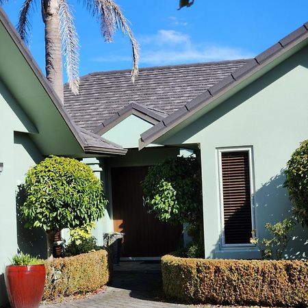Gold On Gillies 3 Bedroom House Taupo Eksteriør bilde
